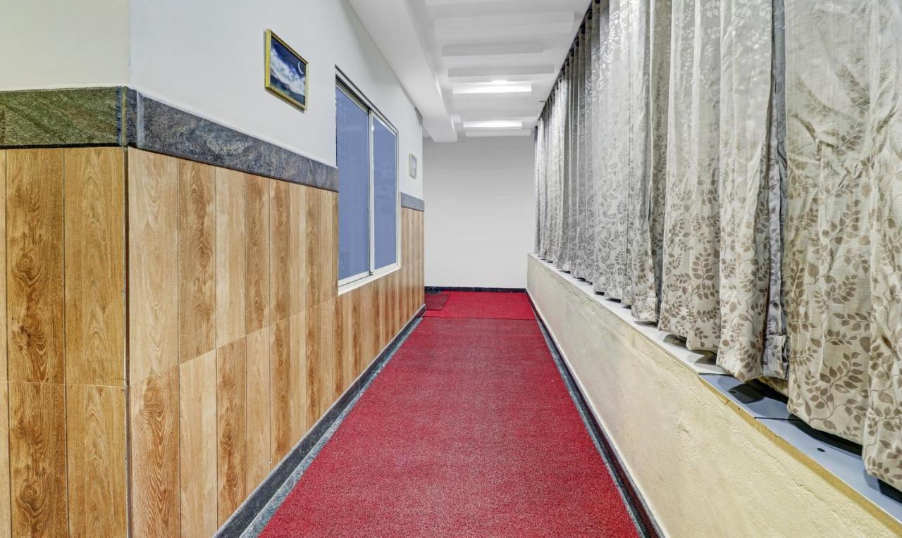 Lee Comfort Kushālnagar Esterno foto